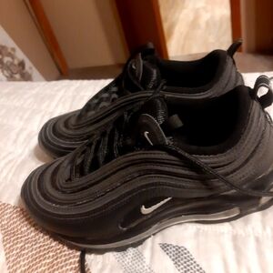 Womens Noke Air Black Shoes